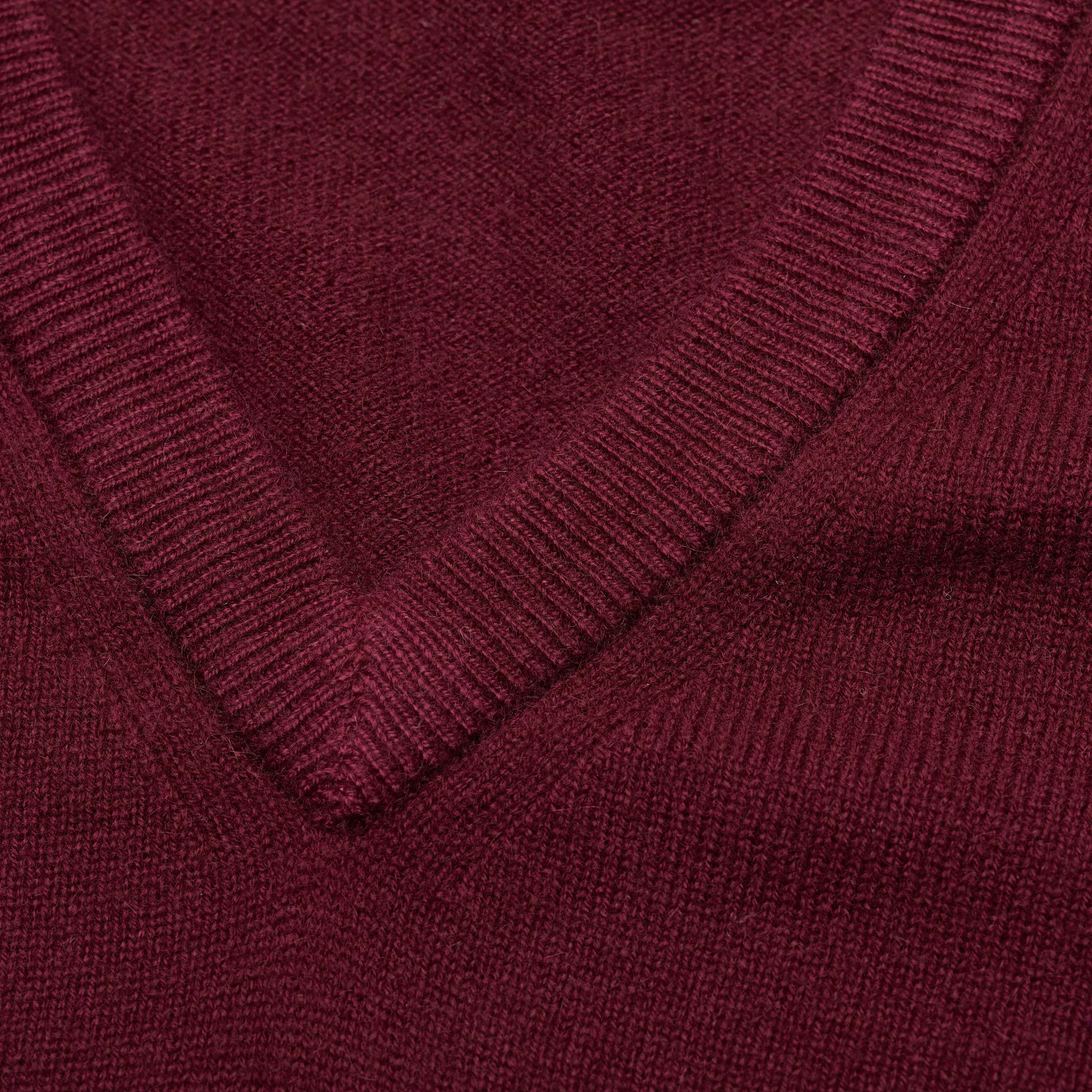 FEDELI Crimson Cashmere V-Neck Sweater EU 46 NEW US XS Slim Fit