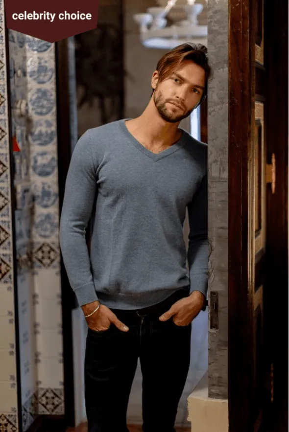 Solid V-Neck Merino-Cashmere Sweater