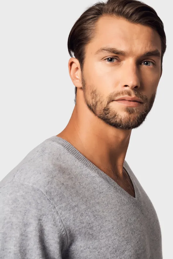 Solid V-Neck Merino-Cashmere Sweater