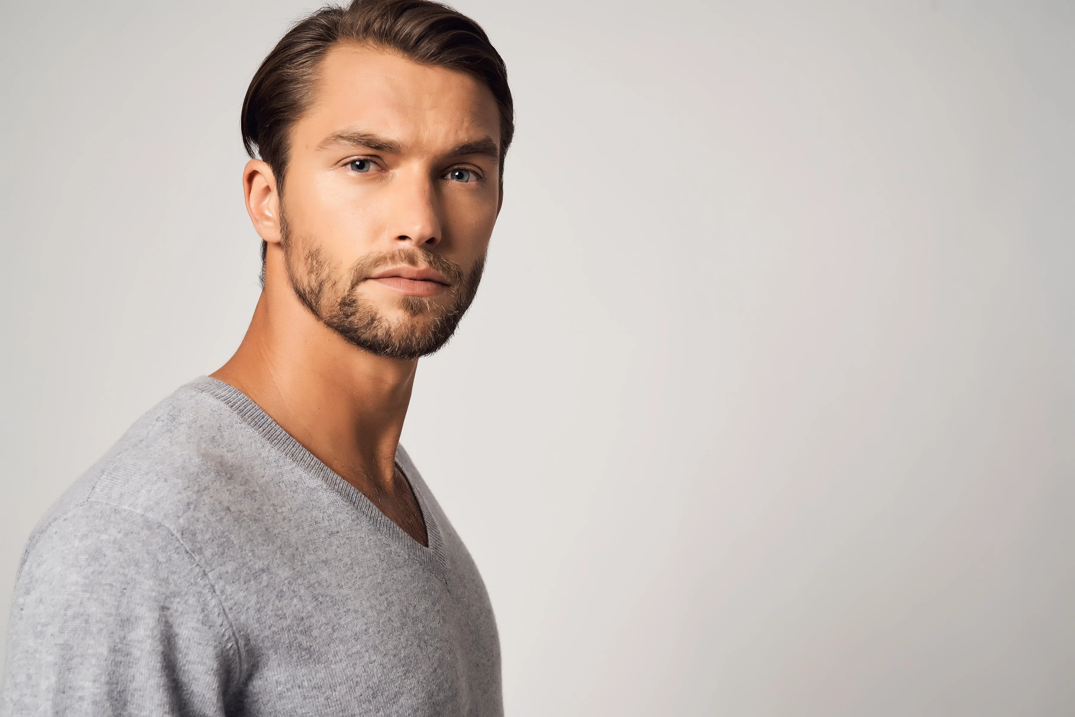 Solid V-Neck Merino-Cashmere Sweater