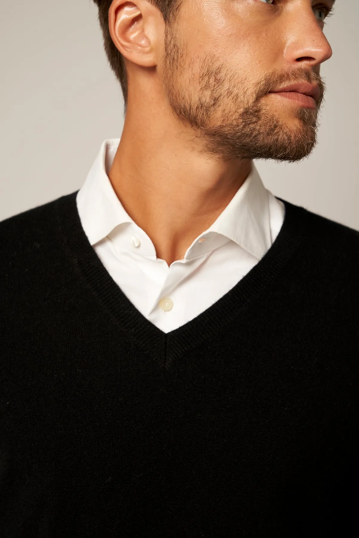 Solid V-Neck Merino-Cashmere Sweater